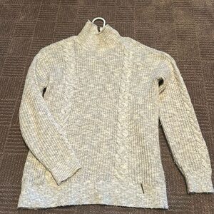 Abercrombie & Fitch Gray Knit Sweater